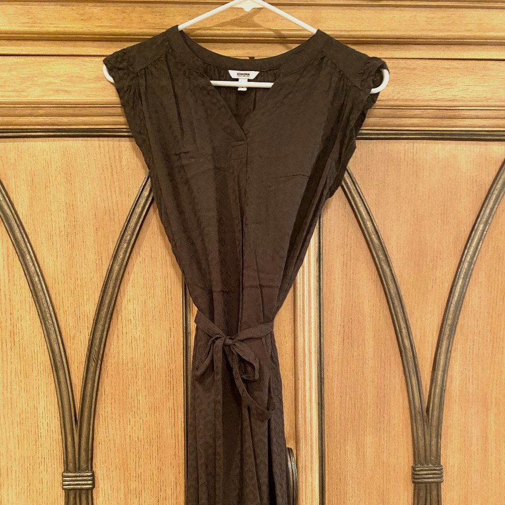 Women's belted dress